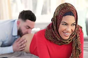 Hijab Stepsister Sending Nudes To Stepbrother - Maya Farrell, Peter Untried -Family Strokes