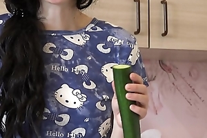The girl ate shed weight cucumber and this cucumber fucked an appetizing pussy to a delicious orgasm 