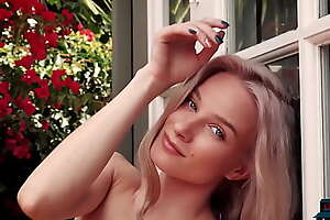 Playboy5 xxx porn - Yard secrets with petite teen Roxy Shaw giving a striptease for Playboy